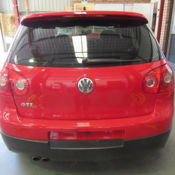 A red Volkswagen Golf GTI MK5 2008 car